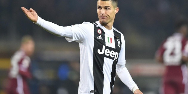 Penal de Cristiano decide victoria de Juventus ante Torino