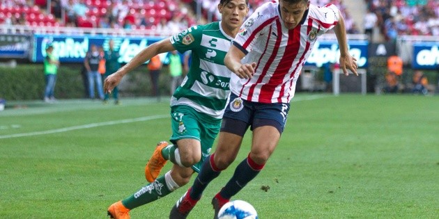 Afici&oacute;n de Chivas pide la salida de Higuera
