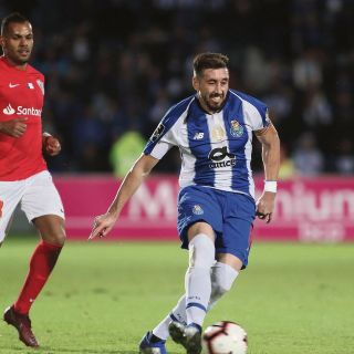 Con mexicanos, el Porto vence a Santa Clara