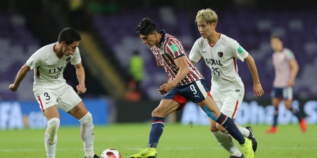 La derrota de Chivas puso feliz a medio pa&iacute;s: Alan Pulido