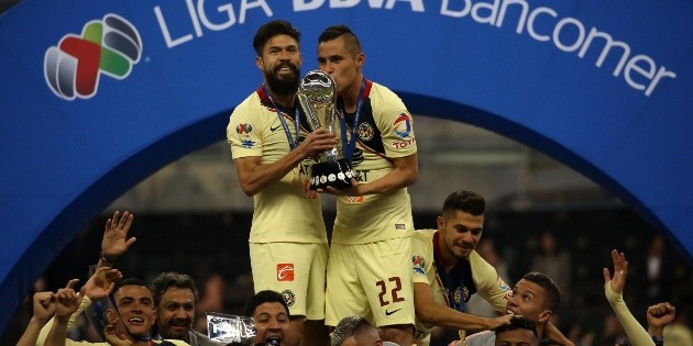 L&oacute;pez Obrador felicita al Am&eacute;rica y le da &aacute;nimos al Cruz Azul