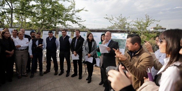 Opci&oacute;n de deuda para R&iacute;o Santiago y carreteras