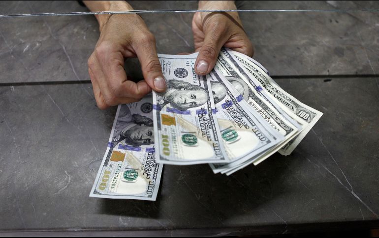 El peso inicia con alza, ubicándose entre las divisas más apreciadas tras la publicación de la iniciativa del Presupuesto para 2019 por parte de la nueva administración federal. EL INFORMADOR / ARCHIVO