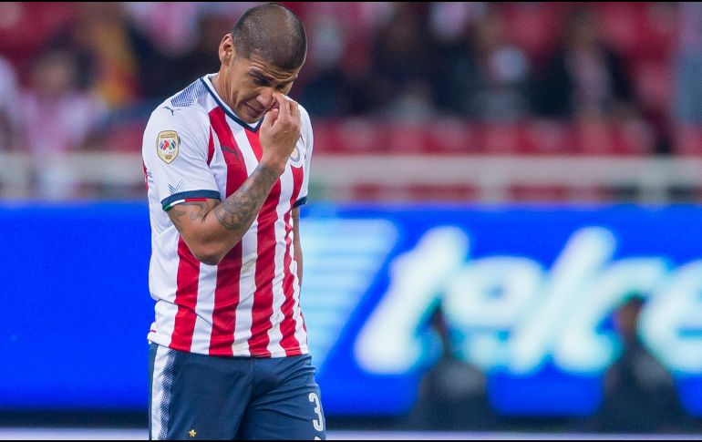 El Guadalajara no aclara si la salida del jugador se da debido a un retiro de las canchas o si cambiará de equipo para la próxima campaña. MEXSPORT / ARCHIVO