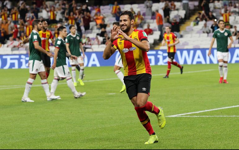 El Espérance se lanzó al ataque en busca del empate y lo consiguió por la vía del penalti, que también fue marcado con ayuda del videoarbitraje. EFE / M. Khaled