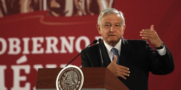 L&oacute;pez Obrador critica al INE por alto presupuesto