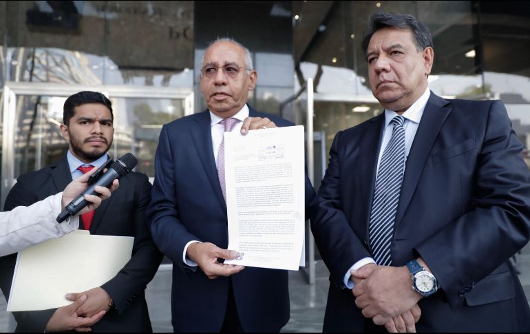 Morales (centro) reiteró que no recibió ningún soborno del narco colombiano, Jorge Cifuentes.