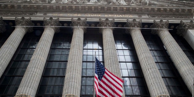Wall Street, sujeto a alta volatilidad, termina en alza