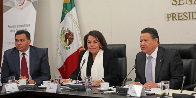 Se discutir&aacute; terna de la SCJN en el pleno: Monreal