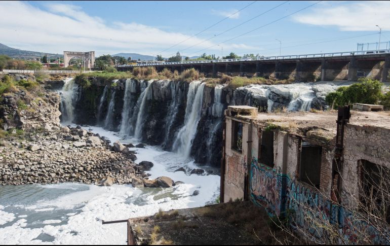 El endurecimiento de sanciones por contaminar el agua forma parte del plan de saneamiento del río Santiago que impulsa la nueva administración estatal.  EL INFORMADOR/ ARCHIVO