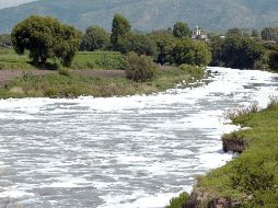 El endurecimiento de sanciones por contaminar el agua forma parte del plan de saneamiento del Río Santiago. EL INFORMADOR/Archivo