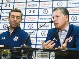El técnico Pedro Caixinha y el director deportivo Ricardo Peláez, hablaron ayer ante los medios de comunicación días después de caer en la Final ante el América. MEXSPORT