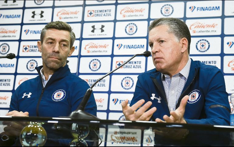 El técnico Pedro Caixinha y el director deportivo Ricardo Peláez, hablaron ayer ante los medios de comunicación días después de caer en la Final ante el América. MEXSPORT