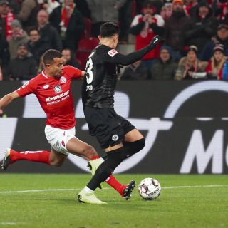 El Frankfurt rescata un punto