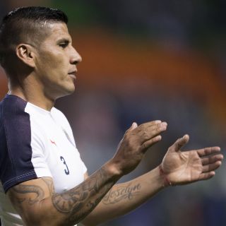 La directiva de Chivas se desmarca del adiós de Carlos Salcido