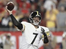 Ben Roethlisberger comandará la ofensiva de los Steelers en busca de mantenerse en la cima del Norte de la Conferencia Americana. AP