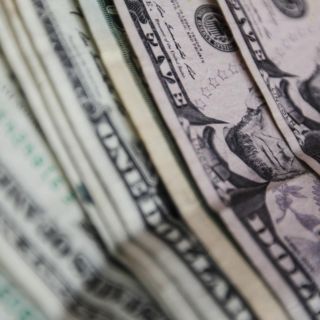 Dólar abre a la baja, se vende en 20.27 pesos en bancos