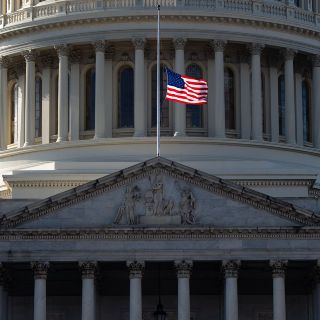 Gobierno de EU quedará bloqueado luego de que Cámara cerró sesión sin acuerdo