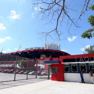 Roban las oficinas del estadio Luis "Pirata" Fuente