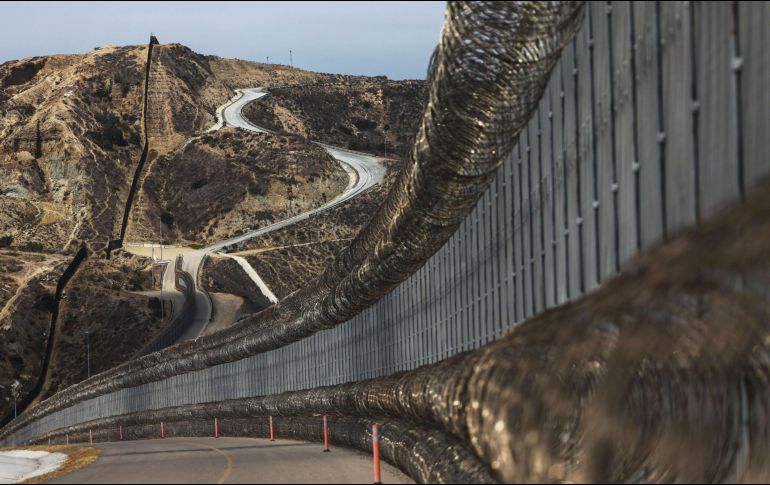 La valla sustituirá partes afectadas del muro fronterizo actual. ARCHIVO