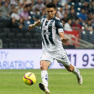 Jesús Molina, cada vez más cerca de Chivas