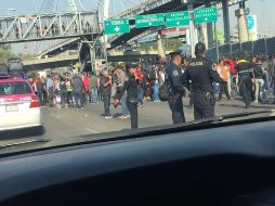 Los participantes en el bloqueo piden incrementar el presupuesto para los municipios mexiquenses. TWITTER/@SinEmbargoMX