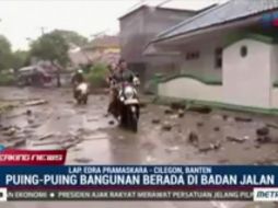 Una ola alta tuvo lugar a las 04:30 hora local del sábado, al parecer debido a la actividad volcánica del monte Anak Krakatoa. AP/METRO TV