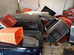 A pesar de que el local aún no se encontraba abierto al público, dentro de él había personal laborando. ESPECIAL / Bomberos de Guadalajara