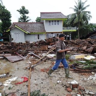 Suman 281 muertos por tsunami en Indonesia