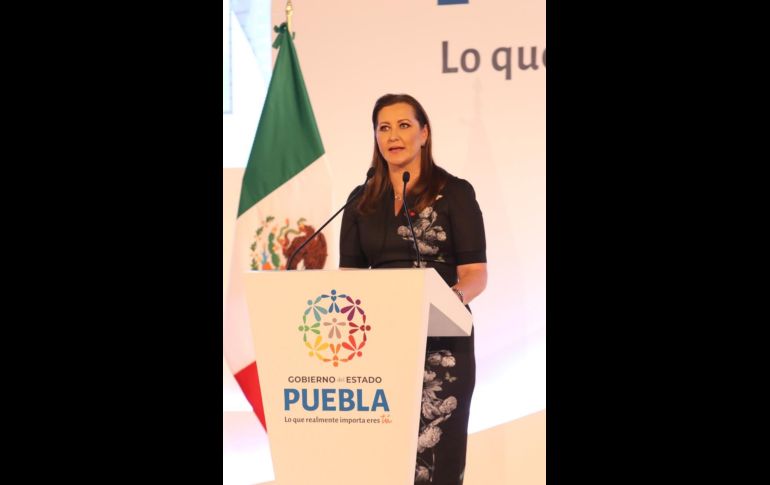 Alonso Hidalgo tomó protesta como la primera gobernadora del estado de Puebla después de una polémica electoral por la que los resultados quedaron en vilo durante cinco meses. TWITTER@MarthaErikaA