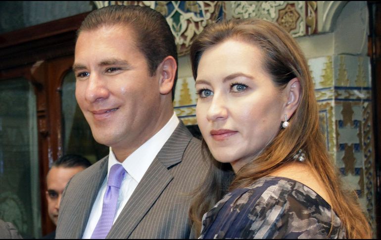 Martha Érika Alonso y Rafael Moreno Valle habrían muerto al desplomarse el helicóptero donde viajaban. SUN / ARCHIVO