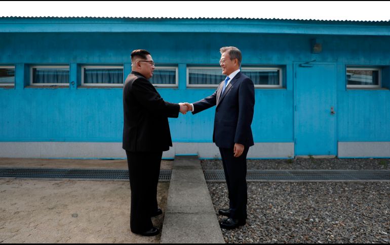 Respecto a las relaciones con Corea del Sur, se estima que Kim pida la implementación sincera de los acuerdos alcanzados en tres rondas de diálogos cumbre con el presidente surcoreano. AFP/Korea Summit Press Pool