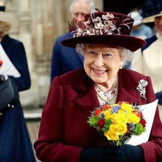 La reina Isabel II envía mensaje navideño de paz y unidad