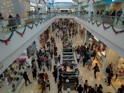 Señalan que para evitar hacer compras impulsivas sólo se debe acudir a centros comerciales y supermercados cuando es necesario y con lista en mano, y adquirir únicamente lo realmente necesario. EL INFORMADOR / ARCHIVO 