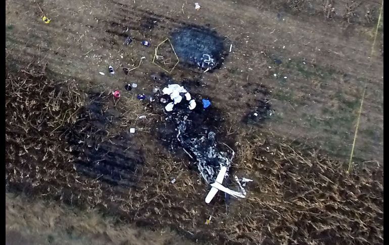 Toma aérea de los restos del helicóptero. AFP