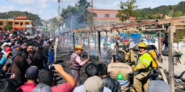 Reportan incendio de puestos de pirotecnia en Chiapas