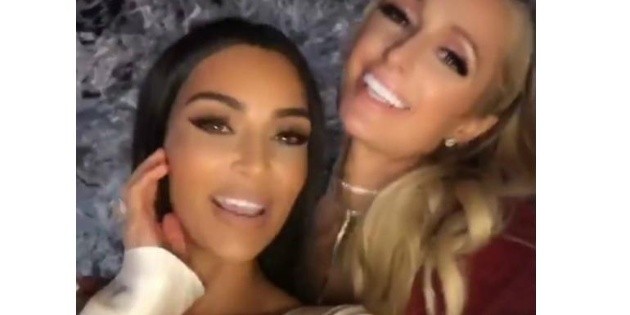 Kim Kardashian y Paris Hilton se deslizan sobre nieve