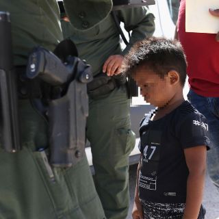 Ordenan en EU exámenes médicos a niños inmigrantes detenidos