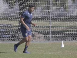 Alexis Vega, uno de los refuerzos del Rebaño, realiza la práctica al parejo del plantel. EL INFORMADOR / G. Gallo