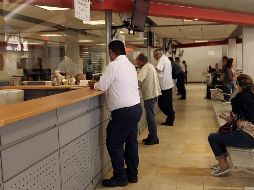 Además realizar el pago del refrendo los propietarios deberán costear una cuota adicional que es por 50 pesos que se destinarán a instituciones sin fines de lucro. EL INFORMADOR/ ARCHIVO