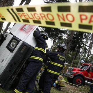 Mueren ocho campesinos en accidente carretero en Colombia
