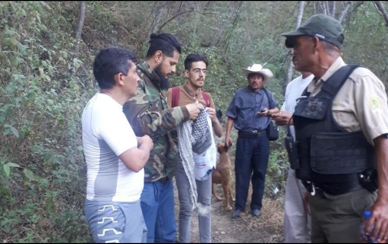 Al llegar al punto, los elementos en coordinación con Bomberos de Guadalajara, localizaron a quien dijo llamarse Alejandro, de 34 años. ESPECIAL/ Policía de Guadalajara