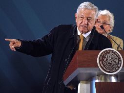 López Obrador acusó también que varias empresas -cuando trabajaban una obra- compraban combustible robado. EFE/ S. Gutiérrez