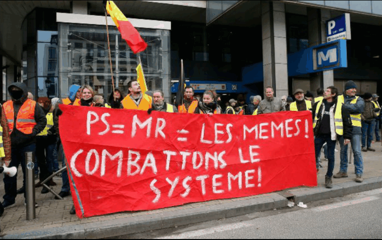 Las manifestaciones continúan movilizándose pese a las ofertas para mejorar el poder de compra realizadas por el presidente de Francia, Emmanuel Macron. EFE / ARCHIVO
