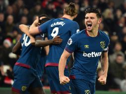 La victoria deja al club londinense en novena posición, con 27 puntos.  AFP/G. Kirk