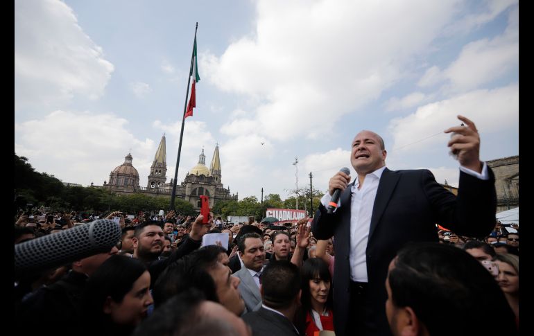 Enrique Alfaro da un discurso en la Plaza de la Liberación de Guadalajara, luego de tomar protesta como gobernador de Jalisco el 6 de diciembre. EL INFORMADOR/F. Atilano