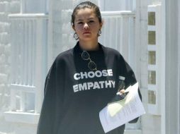 Fuentes cercanas a la intérprete aseguran que ella se encuentra feliz y sana. TWITTER