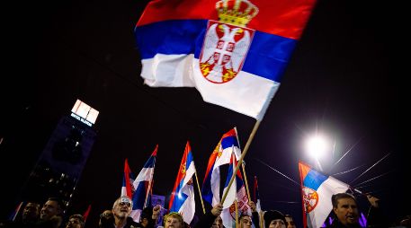 Por cuarto sábado, miles protestan contra el presidente de Serbia