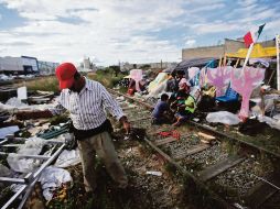 Todos los días se limpian, separan y almacenan cables, plásticos, lonas, metales y otros objetos que puedan tener un segundo uso. EL INFORMADOR / F. Atilano