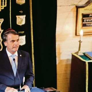 Bolsonaro busca liberar posesión de armas para personas sin antecedentes